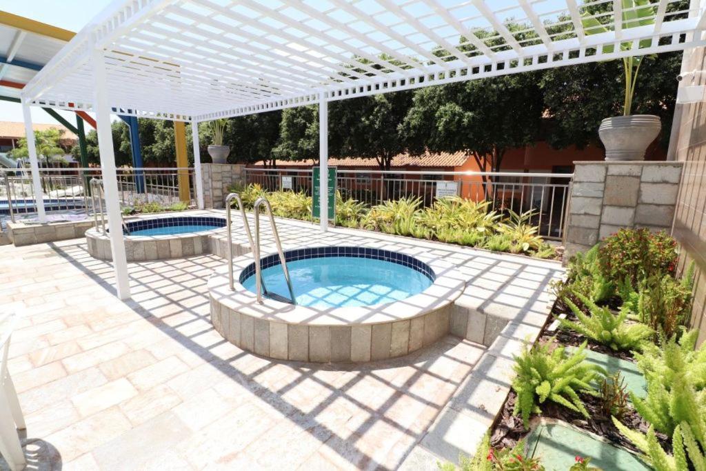 Cd Diroma Fiori Apartment Caldas Novas Exterior photo